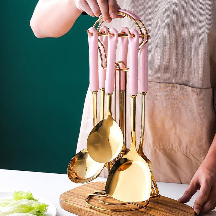 Skanto | Goldene Küchenutensilien mit Ständer