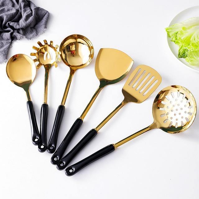 Skanto | Goldene Küchenutensilien mit Ständer