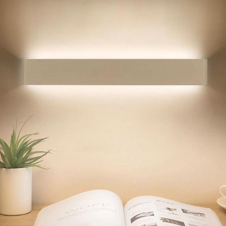 Skanto | Moderne LED-Wandleuchte – Elegantes schwarzes Aluminiumlicht
