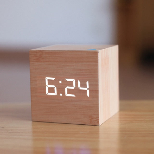 LED-Wecker aus Holz | Würfel-Digitalwecker mit Sprachsteuerung