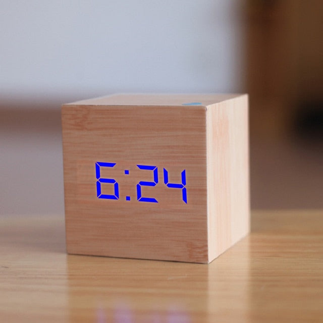 LED-Wecker aus Holz | Würfel-Digitalwecker mit Sprachsteuerung