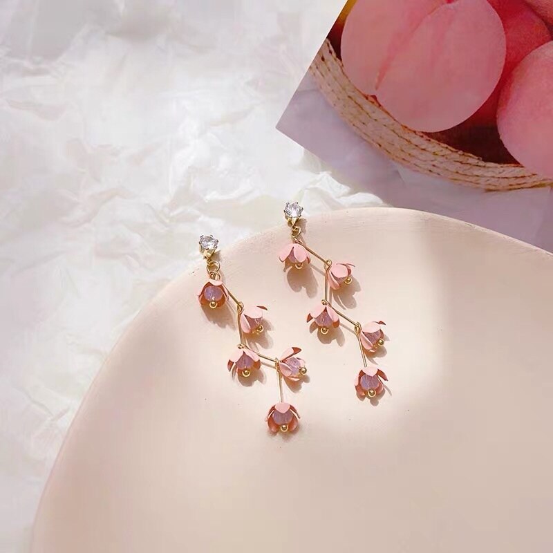 Skanto | Lange Strass-Kristall-Pink-Sakura-Blume mit Zirkon-Clip-Ohrringen