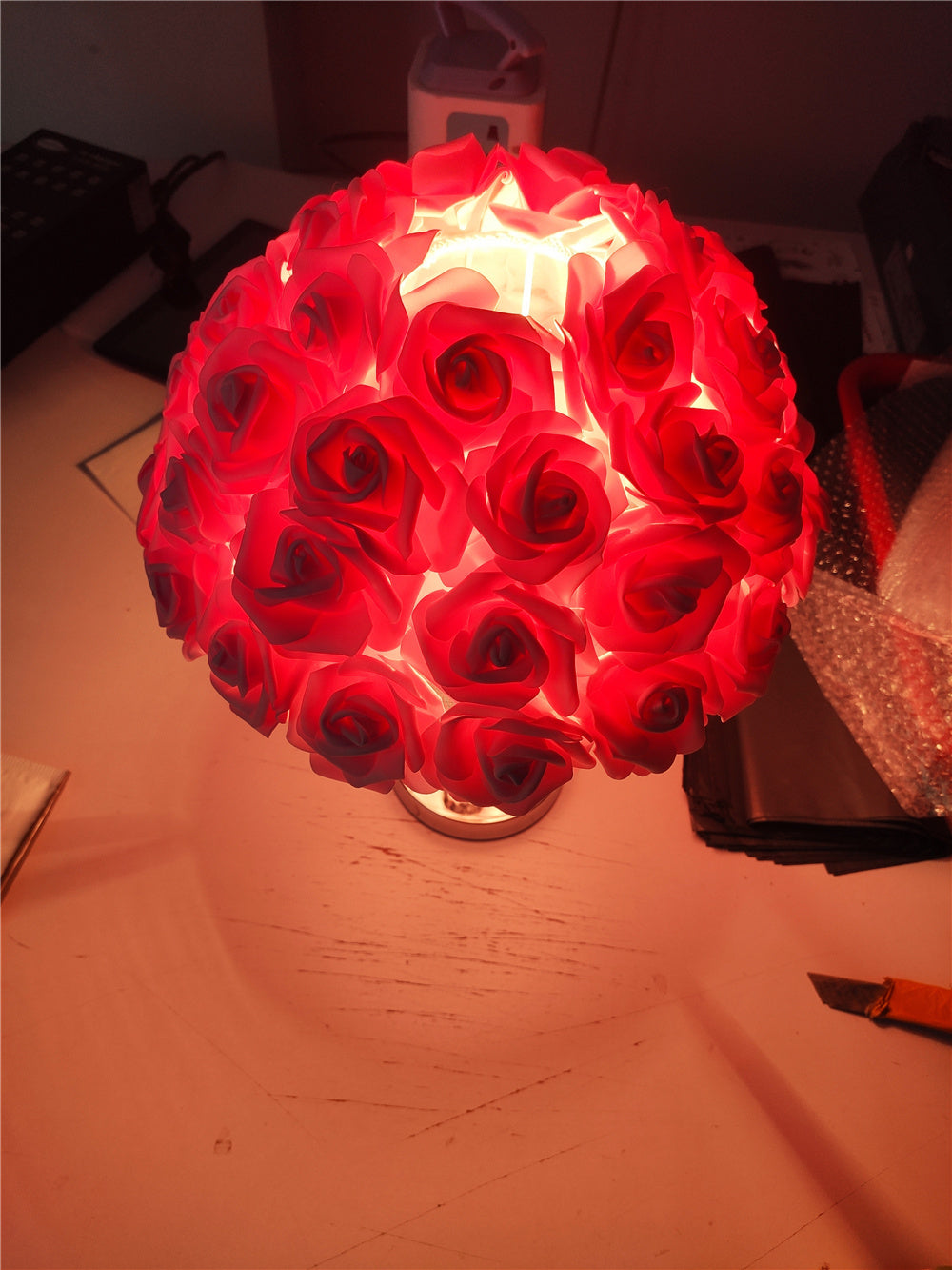 Skanto | Rosenblüten Nachttischlampe