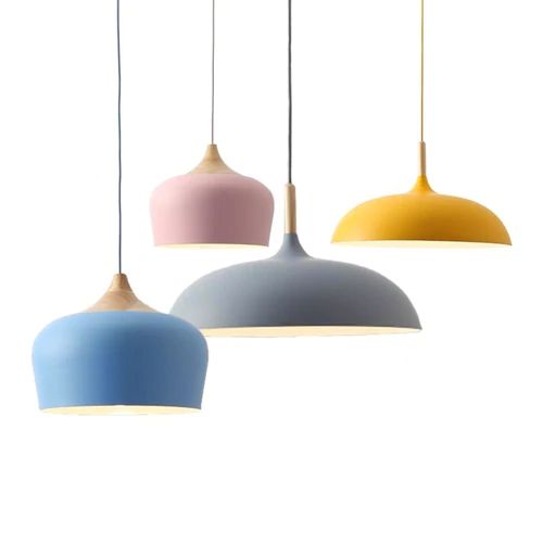 Skanto | Pendelleuchten aus Metall und Holz in zarten Pastellfarben