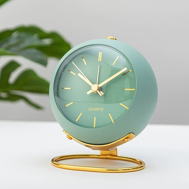 Skanto | Buzzley Retro Stiller Wecker – Vintage Metall-Analogwecker mit Nachtlicht