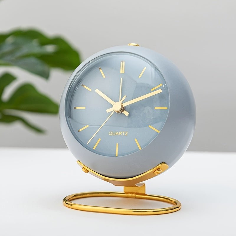 Skanto | Buzzley Retro Stiller Wecker – Vintage Metall-Analogwecker mit Nachtlicht