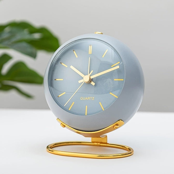 Skanto | Buzzley Retro Stiller Wecker – Vintage Metall-Analogwecker mit Nachtlicht