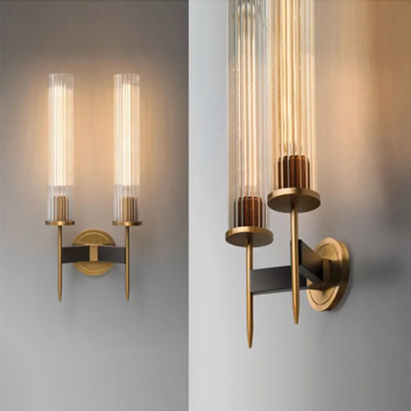 Skanto | Möni | Moderne Wandleuchte mit geripptem Glas und Messing-Finish