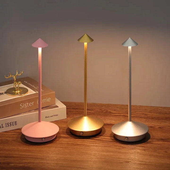 Skanto | Elegante wiederaufladbare Metall-Tischlampe