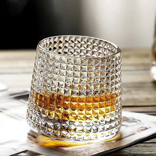 Skanto | Strukturiertes Whiskeyglas mit Welleneffekt