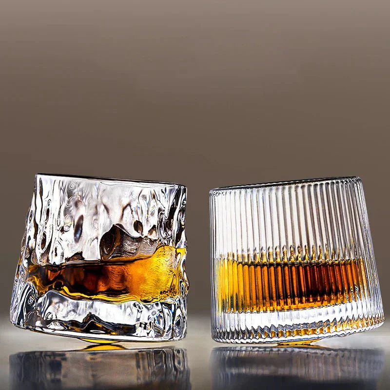 Skanto | Strukturiertes Whiskeyglas mit Welleneffekt