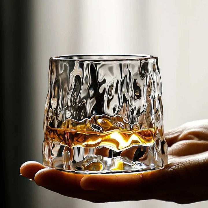 Skanto | Strukturiertes Whiskeyglas mit Welleneffekt