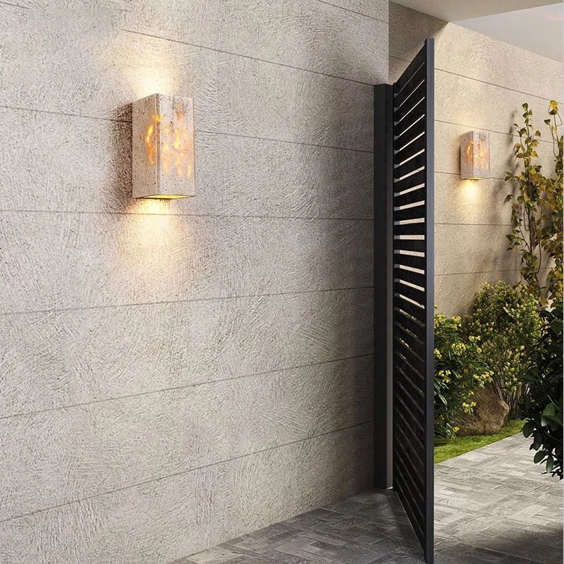Skanto | Travertin-Wandlampe für eine warme und elegante Atmosphäre