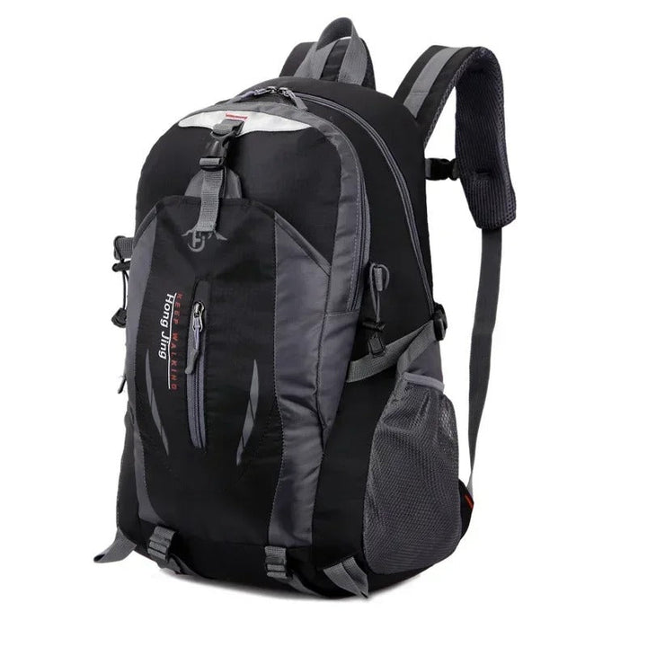 Skanto | Clotilde – Wasserdichter Outdoor-Reiserucksack mit mehreren Fächern