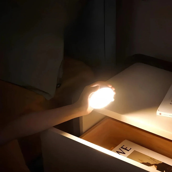 Skanto | Wiederaufladbare LED-Leuchte mit Bewegungssensor | Energiesparend, USB-wiederaufladbar & Ideal für Gehwege, Treppen, Kleiderschränke & Schränke