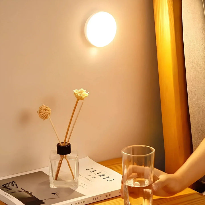 Skanto | Wiederaufladbare LED-Leuchte mit Bewegungssensor | Energiesparend, USB-wiederaufladbar & Ideal für Gehwege, Treppen, Kleiderschränke & Schränke
