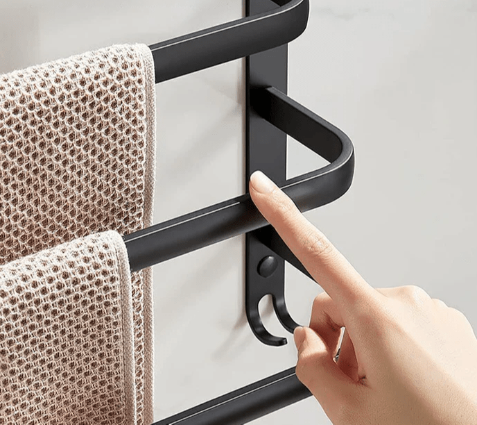 Skanto | Skanto Hängeregal für das Badezimmer mit praktischem Handtuchhalter