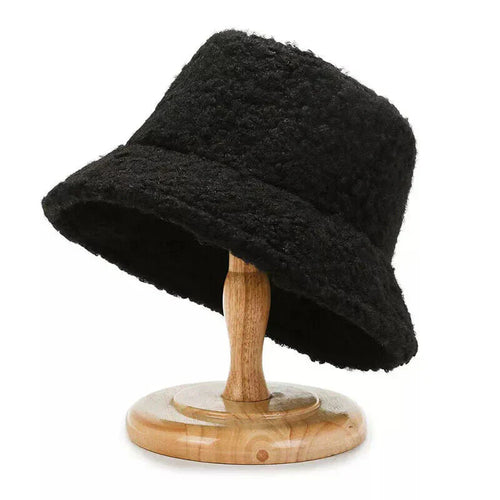 Skanto | Livia Damen Teddy Bucket Hat aus warmer Lammwolle