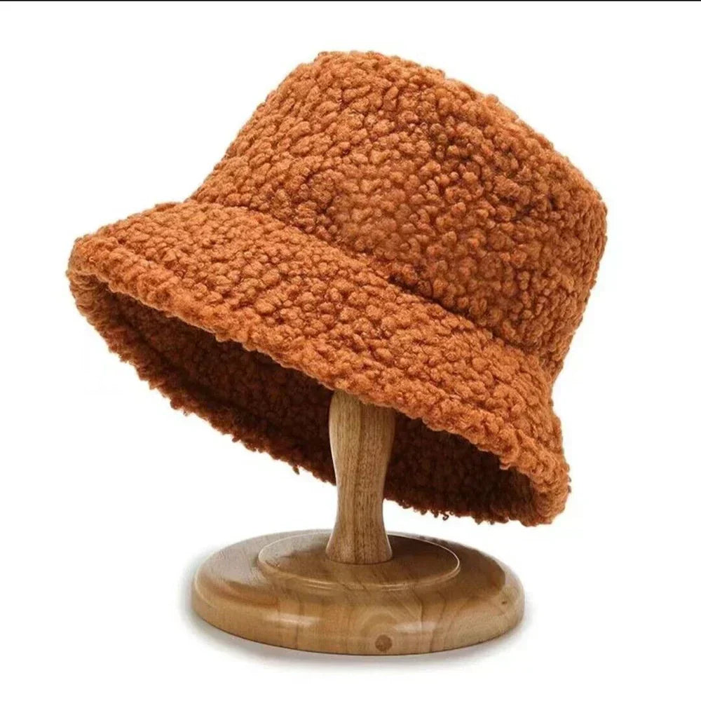 Skanto | Livia Damen Teddy Bucket Hat aus warmer Lammwolle