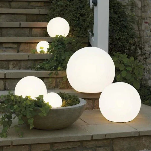 Skanto | Outdoor Kugelleuchte - Kabellos, Wetterfest, 16 Farben LED Ballleuchte
